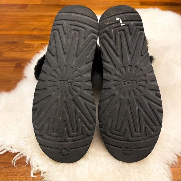 UGG Black Winter Boots - Picture 7 of 7